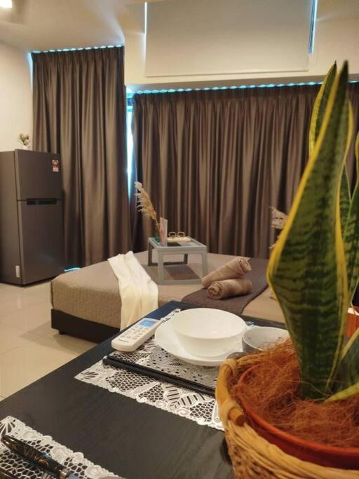 Cozy Haven Queen Free Private Parking Netflix Apartment